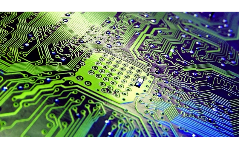 PCB布局布線中的常見錯(cuò)誤及改進(jìn)方法：優(yōu)化設(shè)計(jì)減少風(fēng)險(xiǎn)